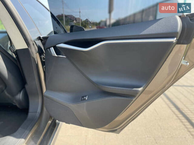 Жовтий Тесла Модель С, об'ємом двигуна 0 л та пробігом 106 тис. км за 16500 $, фото 48 на Automoto.ua