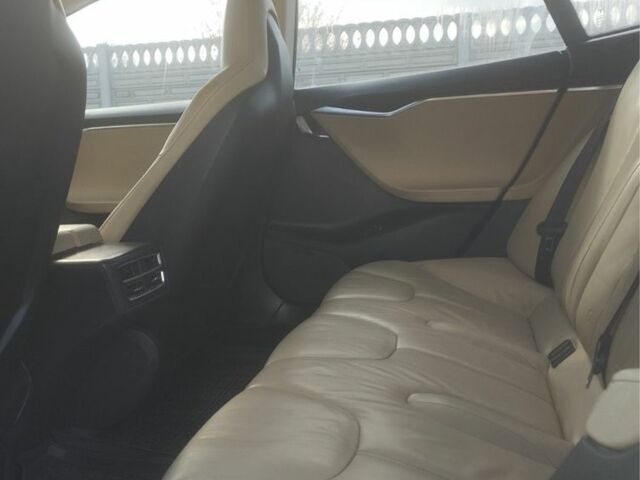 Сірий Тесла Модель С, об'ємом двигуна 0 л та пробігом 185 тис. км за 12700 $, фото 5 на Automoto.ua