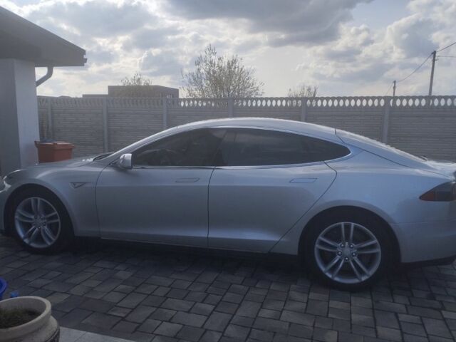 Сірий Тесла Модель С, об'ємом двигуна 0 л та пробігом 185 тис. км за 12700 $, фото 1 на Automoto.ua