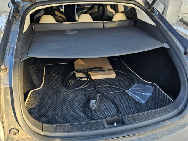 Сірий Тесла Модель С, об'ємом двигуна 0 л та пробігом 140 тис. км за 11200 $, фото 3 на Automoto.ua