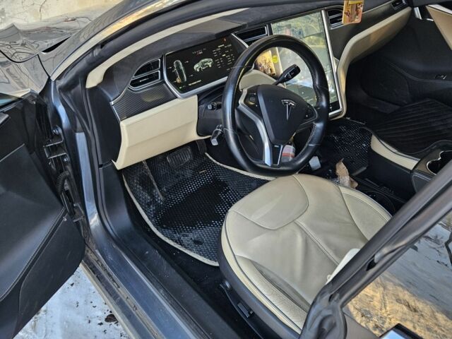 Сірий Тесла Модель С, об'ємом двигуна 0 л та пробігом 140 тис. км за 11200 $, фото 2 на Automoto.ua