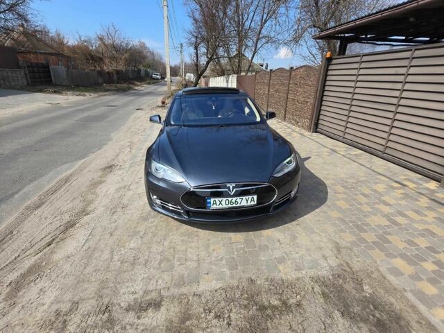 Серый Тесла Модель С, объемом двигателя 0 л и пробегом 170 тыс. км за 17000 $, фото 4 на Automoto.ua