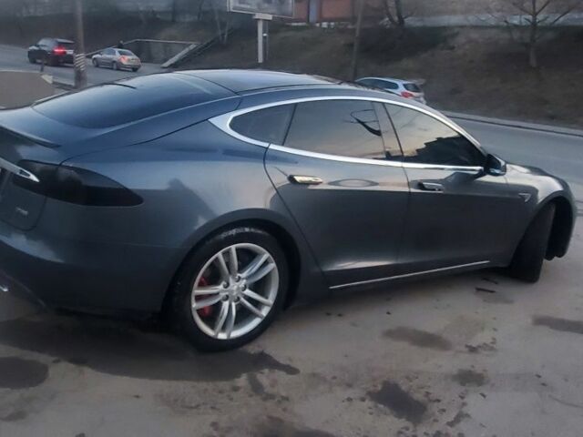 Сірий Тесла Модель С, об'ємом двигуна 0 л та пробігом 108 тис. км за 15015 $, фото 5 на Automoto.ua