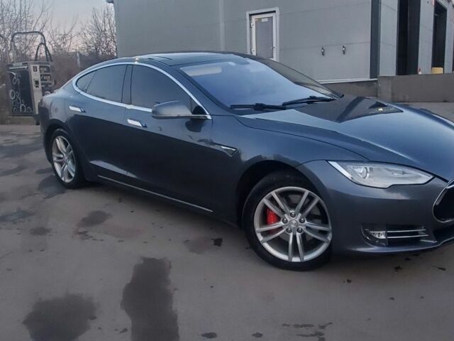 Сірий Тесла Модель С, об'ємом двигуна 0 л та пробігом 108 тис. км за 15015 $, фото 1 на Automoto.ua