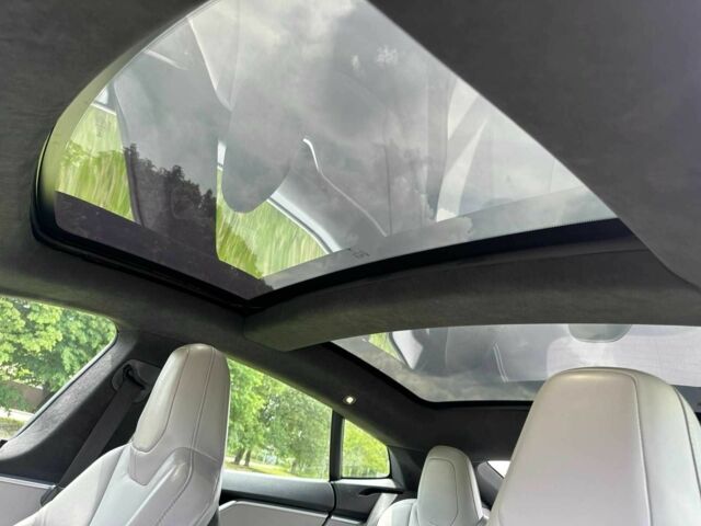 Тесла Модель С 2015 у Шепетовке на Automoto.ua Сірий Тесла Модель С, об'ємом двигуна 0 л та пробігом 180 тис. км за 14999 $, фото 8 на Automoto.ua