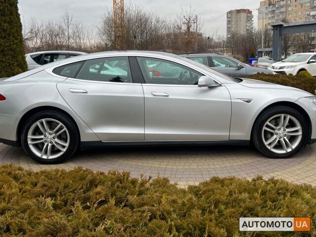 Серый Тесла Модель С, объемом двигателя 70 л и пробегом 153 тыс. км за 14690 $, фото 7 на Automoto.ua