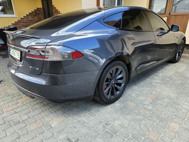 Серый Тесла Модель С, объемом двигателя 0 л и пробегом 253 тыс. км за 14999 $, фото 1 на Automoto.ua