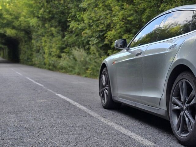 Серый Тесла Модель С, объемом двигателя 0 л и пробегом 200 тыс. км за 19200 $, фото 9 на Automoto.ua