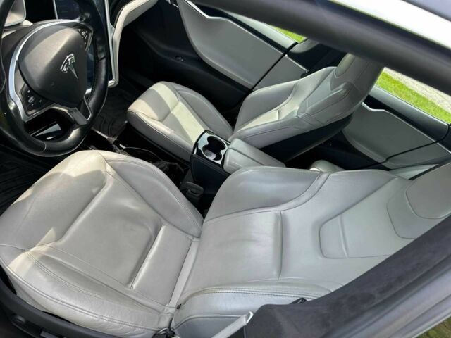 Тесла Модель С 2015 у Шепетовке на Automoto.ua Сірий Тесла Модель С, об'ємом двигуна 0 л та пробігом 180 тис. км за 14999 $, фото 6 на Automoto.ua