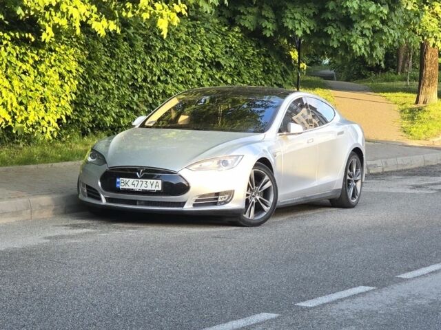 Серый Тесла Модель С, объемом двигателя 0 л и пробегом 200 тыс. км за 19200 $, фото 1 на Automoto.ua