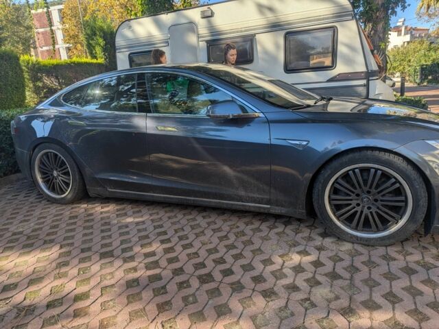 Тесла Модель С 2015 у Шепетовке на Automoto.ua Сірий Тесла Модель С, об'ємом двигуна 0 л та пробігом 180 тис. км за 14999 $, фото 16 на Automoto.ua