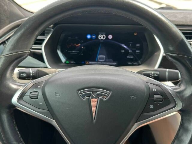 Тесла Модель С 2015 у Шепетовке на Automoto.ua Сірий Тесла Модель С, об'ємом двигуна 0 л та пробігом 180 тис. км за 14999 $, фото 11 на Automoto.ua