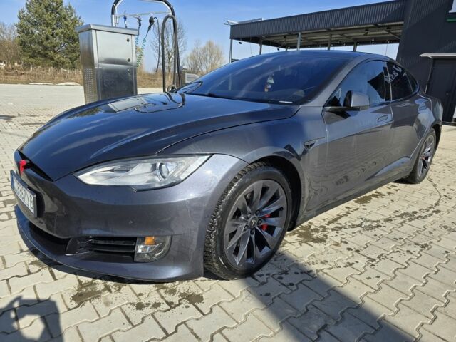 Серый Тесла Модель С, объемом двигателя 0 л и пробегом 253 тыс. км за 14999 $, фото 5 на Automoto.ua