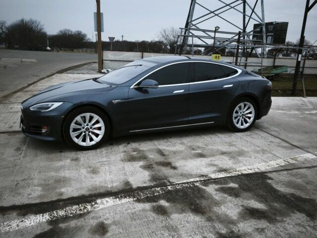 Серый Тесла Модель С, объемом двигателя 0 л и пробегом 212 тыс. км за 13800 $, фото 2 на Automoto.ua
