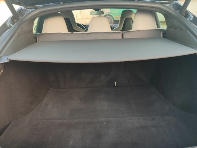 Серый Тесла Модель С, объемом двигателя 0 л и пробегом 180 тыс. км за 19500 $, фото 8 на Automoto.ua