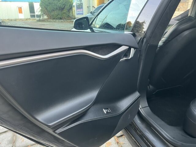 Сірий Тесла Модель С, об'ємом двигуна 0 л та пробігом 200 тис. км за 15500 $, фото 19 на Automoto.ua