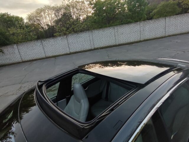 Серый Тесла Модель С, объемом двигателя 0 л и пробегом 180 тыс. км за 19500 $, фото 6 на Automoto.ua