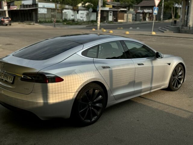 Серый Тесла Модель С, объемом двигателя 0 л и пробегом 73 тыс. км за 18200 $, фото 3 на Automoto.ua