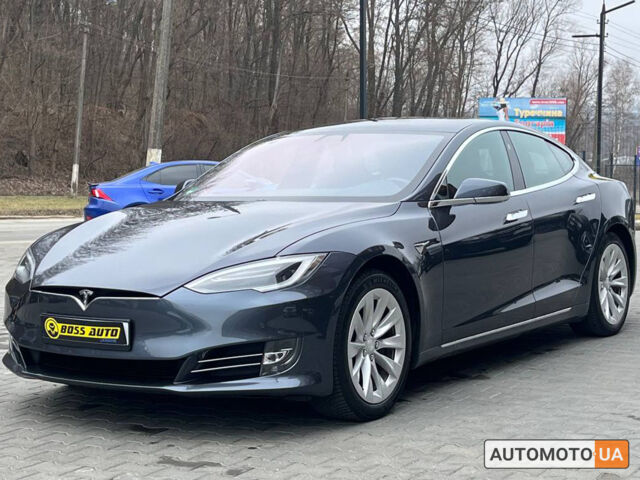 Серый Тесла Модель С, объемом двигателя 75 л и пробегом 114 тыс. км за 26900 $, фото 2 на Automoto.ua