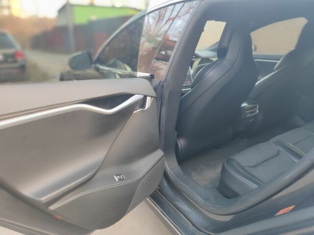 Сірий Тесла Модель С, об'ємом двигуна 0 л та пробігом 152 тис. км за 15999 $, фото 13 на Automoto.ua