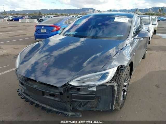 Сірий Тесла Модель С, об'ємом двигуна 0 л та пробігом 66 тис. км за 12000 $, фото 5 на Automoto.ua
