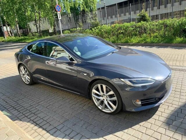 Серый Тесла Модель С, объемом двигателя 0 л и пробегом 21 тыс. км за 22900 $, фото 2 на Automoto.ua