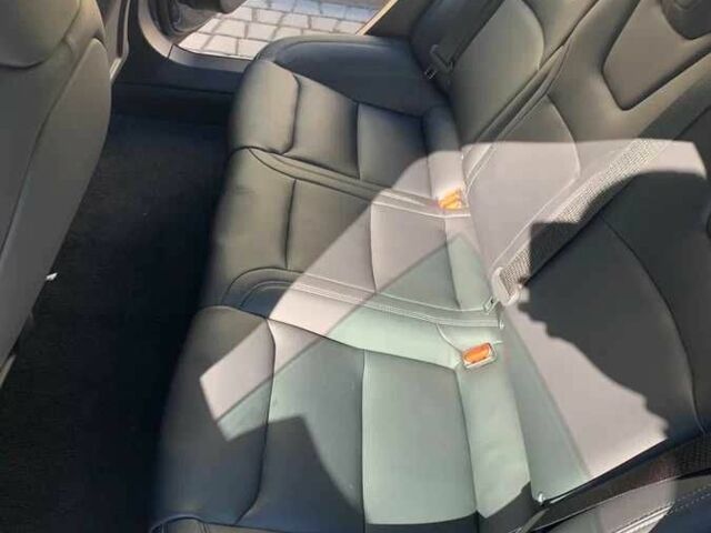 Серый Тесла Модель С, объемом двигателя 0 л и пробегом 21 тыс. км за 22900 $, фото 9 на Automoto.ua