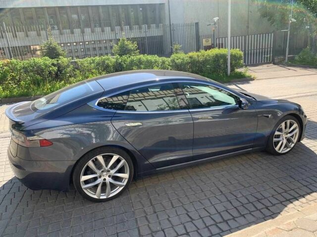 Серый Тесла Модель С, объемом двигателя 0 л и пробегом 21 тыс. км за 22900 $, фото 3 на Automoto.ua