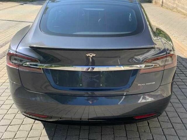 Серый Тесла Модель С, объемом двигателя 0 л и пробегом 21 тыс. км за 22900 $, фото 5 на Automoto.ua