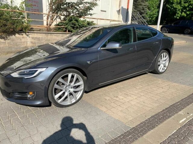 Серый Тесла Модель С, объемом двигателя 0 л и пробегом 21 тыс. км за 22900 $, фото 7 на Automoto.ua