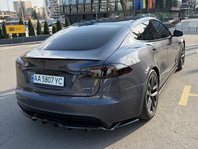 Серый Тесла Модель С, объемом двигателя 0 л и пробегом 65 тыс. км за 35500 $, фото 3 на Automoto.ua