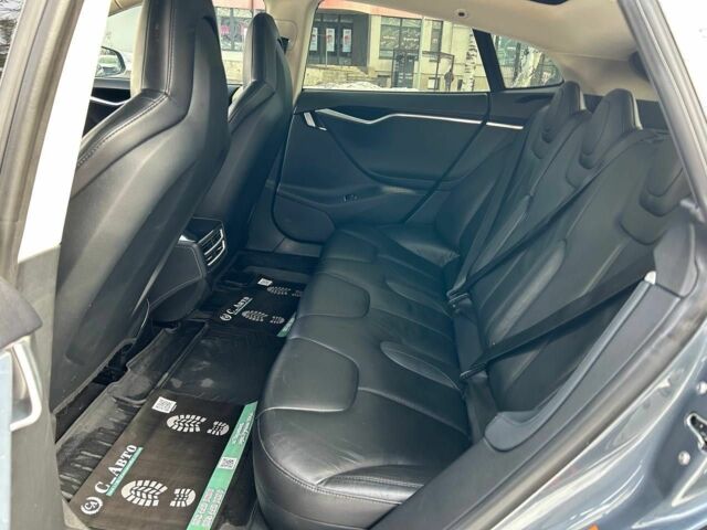 Серый Тесла Модель С, объемом двигателя 0 л и пробегом 178 тыс. км за 13900 $, фото 6 на Automoto.ua