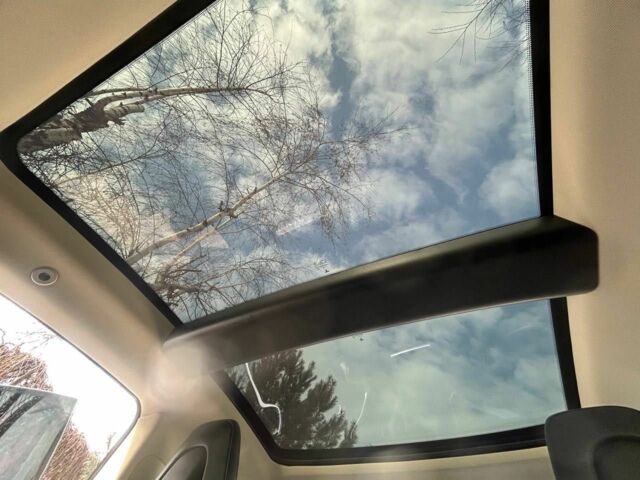 Серый Тесла Модель С, объемом двигателя 0 л и пробегом 178 тыс. км за 13900 $, фото 8 на Automoto.ua