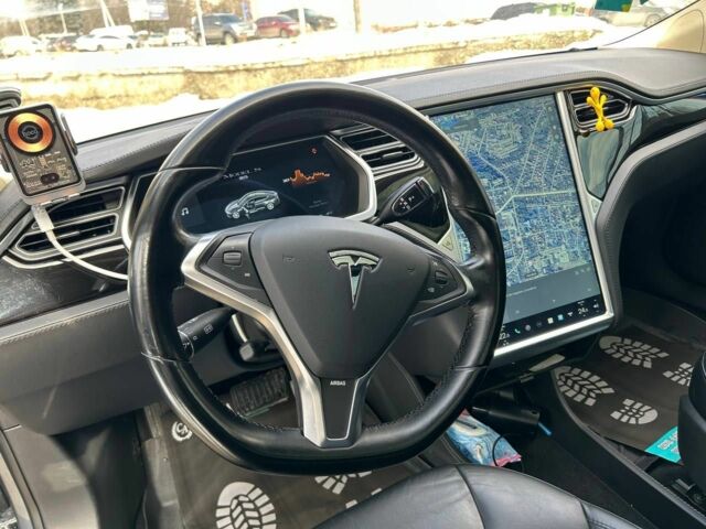 Серый Тесла Модель С, объемом двигателя 0 л и пробегом 178 тыс. км за 13900 $, фото 4 на Automoto.ua