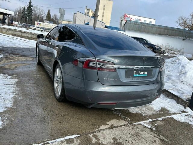 Серый Тесла Модель С, объемом двигателя 0 л и пробегом 178 тыс. км за 13900 $, фото 2 на Automoto.ua