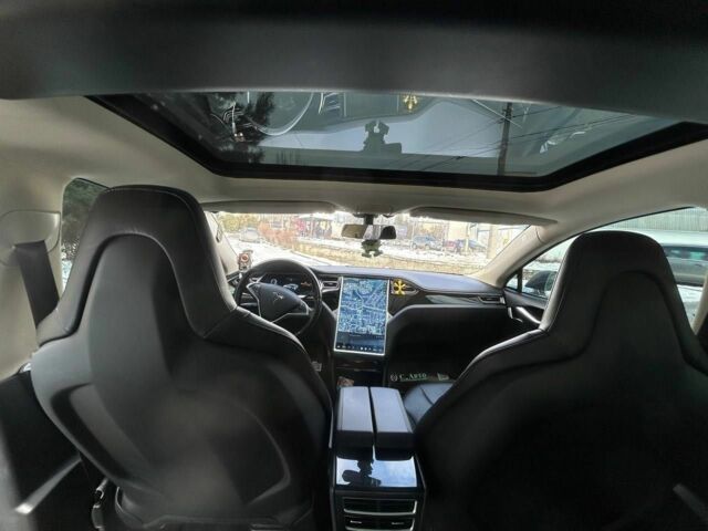 Серый Тесла Модель С, объемом двигателя 0 л и пробегом 178 тыс. км за 13900 $, фото 3 на Automoto.ua