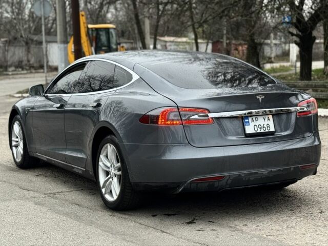 Серый Тесла Модель С, объемом двигателя 0 л и пробегом 232 тыс. км за 10700 $, фото 1 на Automoto.ua