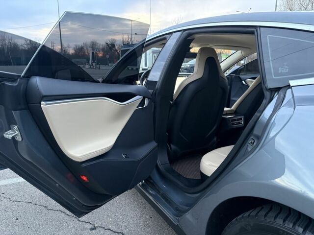 Серый Тесла Модель С, объемом двигателя 0 л и пробегом 230 тыс. км за 12500 $, фото 16 на Automoto.ua