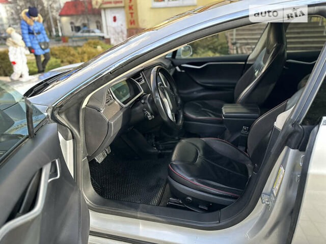 Серый Тесла Модель С, объемом двигателя 0 л и пробегом 100 тыс. км за 25800 $, фото 53 на Automoto.ua