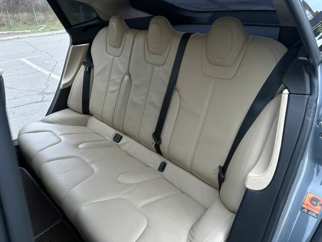 Серый Тесла Модель С, объемом двигателя 0 л и пробегом 230 тыс. км за 12500 $, фото 17 на Automoto.ua