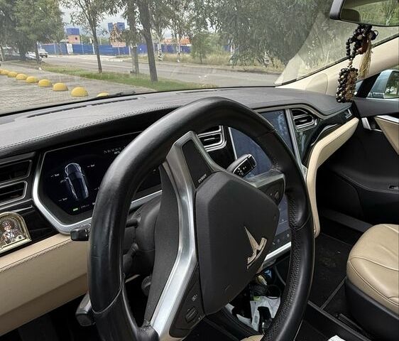 Сірий Тесла Модель С, об'ємом двигуна 0 л та пробігом 167 тис. км за 13697 $, фото 8 на Automoto.ua