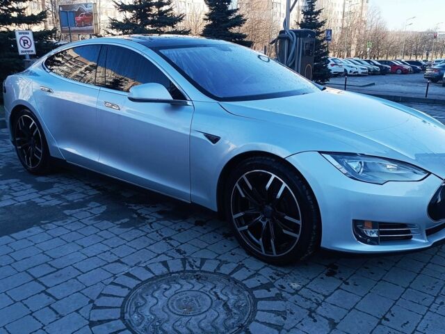 Серый Тесла Модель С, объемом двигателя 0 л и пробегом 330 тыс. км за 9987 $, фото 2 на Automoto.ua