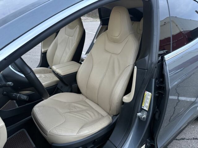 Серый Тесла Модель С, объемом двигателя 0 л и пробегом 230 тыс. км за 11000 $, фото 15 на Automoto.ua