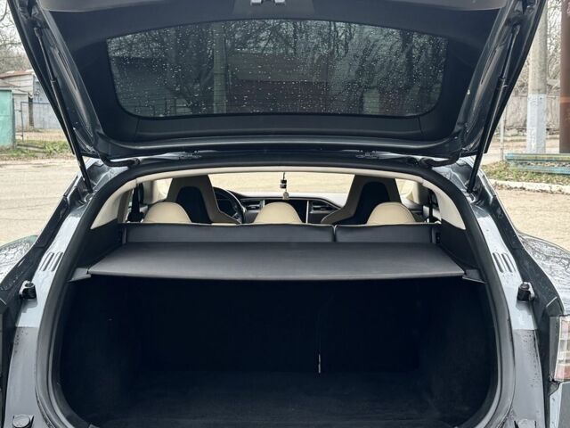 Серый Тесла Модель С, объемом двигателя 0 л и пробегом 232 тыс. км за 10700 $, фото 7 на Automoto.ua