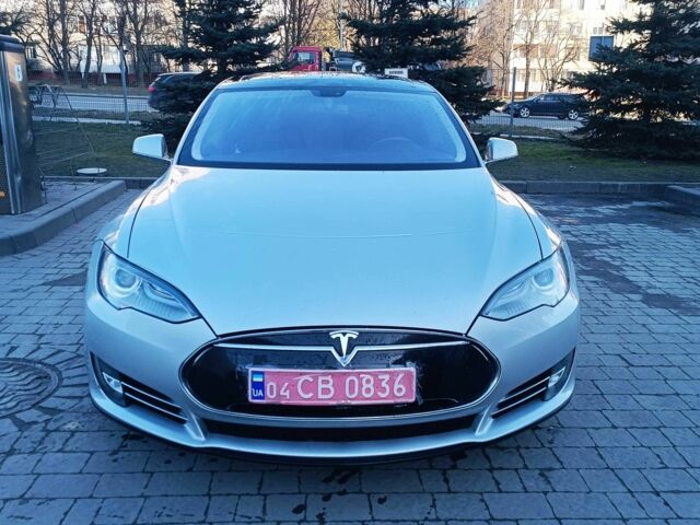 Серый Тесла Модель С, объемом двигателя 0 л и пробегом 330 тыс. км за 9987 $, фото 1 на Automoto.ua
