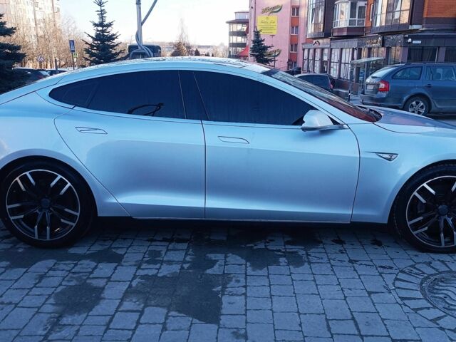Серый Тесла Модель С, объемом двигателя 0 л и пробегом 330 тыс. км за 9987 $, фото 4 на Automoto.ua