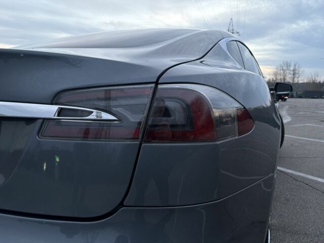 Серый Тесла Модель С, объемом двигателя 0 л и пробегом 230 тыс. км за 11000 $, фото 13 на Automoto.ua