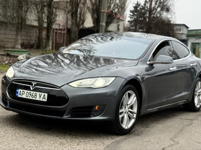 Серый Тесла Модель С, объемом двигателя 0 л и пробегом 232 тыс. км за 10700 $, фото 2 на Automoto.ua