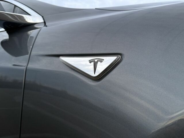 Серый Тесла Модель С, объемом двигателя 0 л и пробегом 230 тыс. км за 12500 $, фото 7 на Automoto.ua