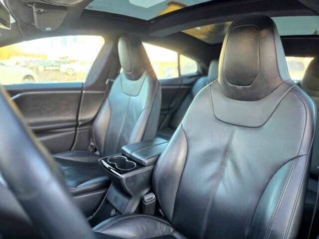 Серый Тесла Модель С, объемом двигателя 0 л и пробегом 82 тыс. км за 3700 $, фото 9 на Automoto.ua